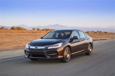 Refreshing Or Revolting 2018 Honda Accord Motor Trend