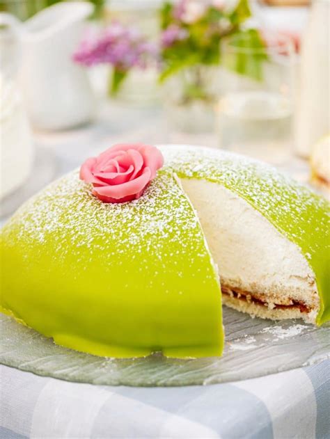 Auch mein gotti wollte diese. How To Make Princess Cake Like A Swede | Tracing The Dish : Epicure & Culture