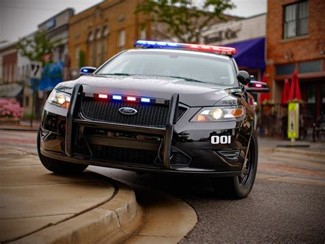 Ford Police Interceptors Hd Pictures Carsinvasion Com