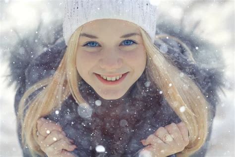 Teen Girl In Winter — Stock Photo © Xload 60056383