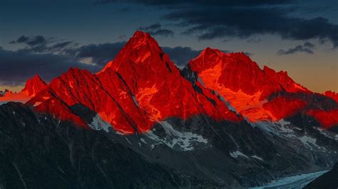Red Mountains Top In The Sunset Mountain Wallpaper