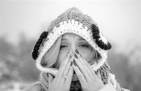 Premium Photo Woman With Winter Allergy Symptoms Blowing Nose Portrait Of Young Woman Sniffing