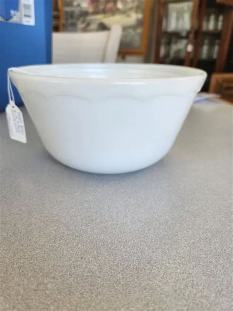 SET OF Vintage Hazel Atlas Milk Glass Mixing Stack Nesting Bowls