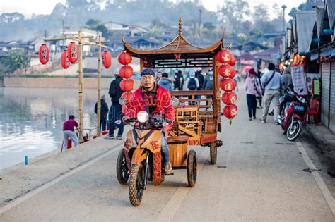 Traditional Chinese Tricycle For Receiving Tourists Around Rak Thai