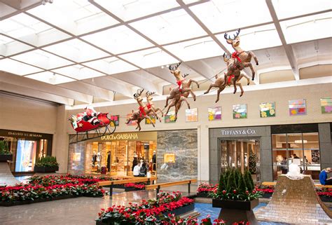 The mall is at the intersection of loop 12 (northwest highway)]] and us 75 (north central expressway). NorthPark Holiday Hours 2019 | NorthPark Center