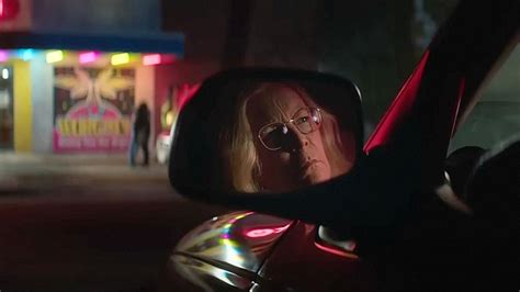 Review Jamie Lee Curtis Laurie Strode Is Now Officially Iconic In Halloween Ends Abc News