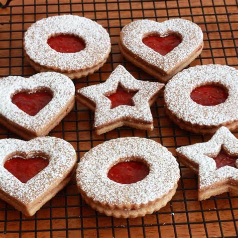Makes about 2 dozen cookies. Linzer Kekse (Linzer Cookies) - The Daring Gourmet