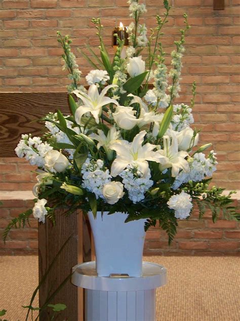 Wedding Flowers For Church Altars Wedding Flower Ideas
