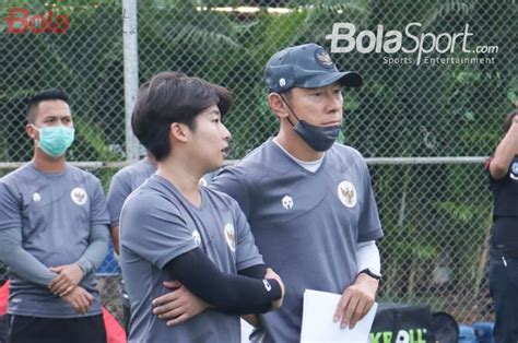 Born on 11 october 1970) is a south korean former he won the k league young player of the year in 1992 and k league top scorer award in 1996. Shin Tae-yong Minta Dua Pemain Baru di TC Timnas U-22 ...