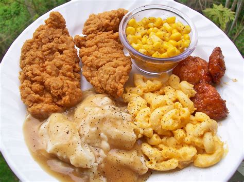 Fried Chicken Mashed Potatoes Corn And Mac And Cheese New Orleans