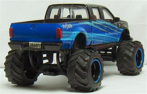 Jada Toys 2003 Ford Excursion And 2008 Ford F350 Super Duty