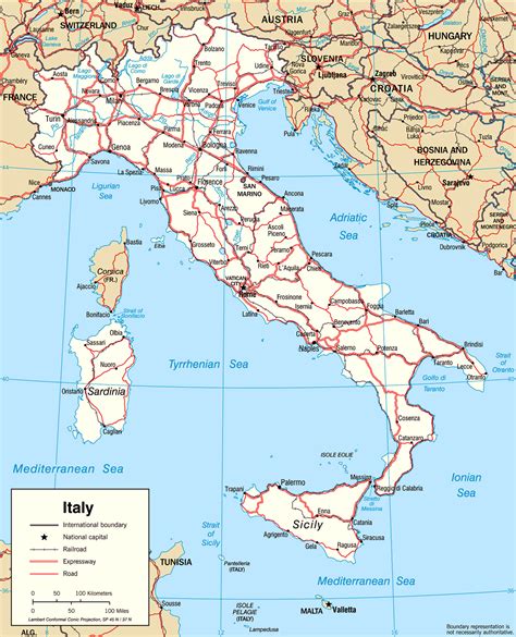 Inicialmente, o modelo geográfico italiano se deu com a constituição da república italiana de 1948, com a separação do. Itália: Bandeira, Mapa e Dados Gerais - Rotas de Viagem