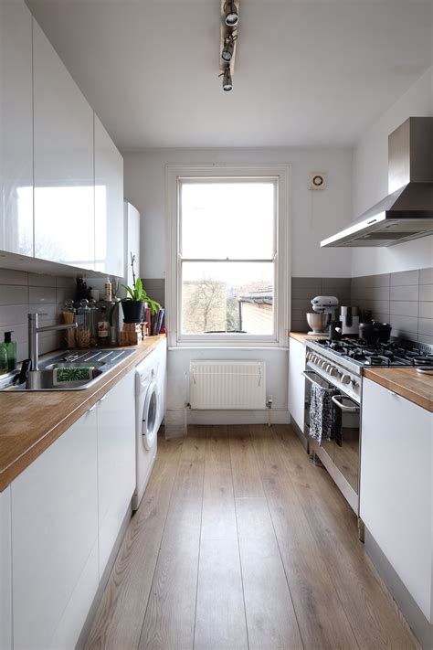 A Simple Chic Small Flat In London Small Kitchen Inspiration Small
