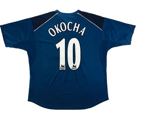 It shows all personal information about the players, including age, nationality. Bolton Wanderers 2001-02 Auswärts-Trikot