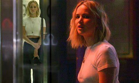 Jennifer Lawrence Flashes Her Flat Stomach In Crop Top In Nyc