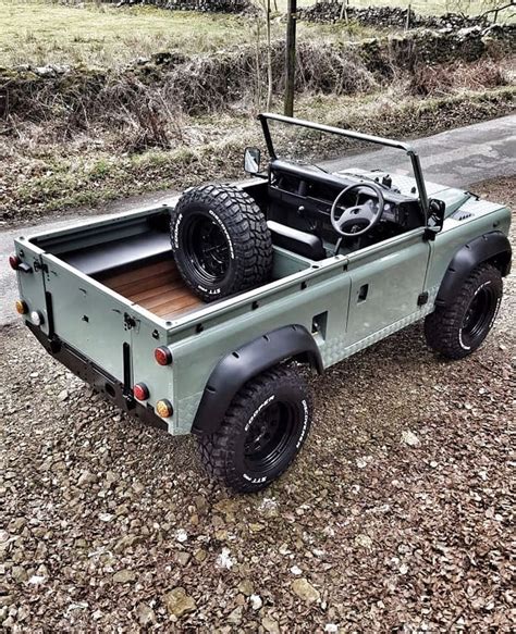 Oct 09, 2017 · transport defender > guides > elbaux grease's guides. Land Rover Nature on Instagram retrodefenders landlovers ...