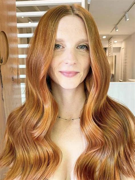 fryzjerzy już mówią o „efekcie gambitu królowej” rude włosy chce nosić coraz więcej kobiet