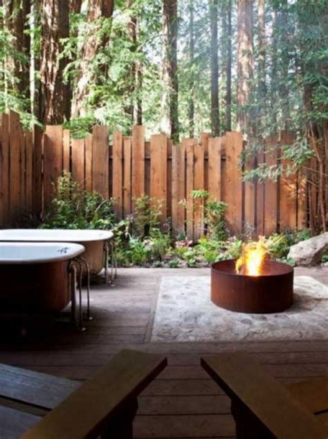 Amazing 9 Backyard Privacy Fence Landscaping Ideas On A Budget Page