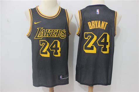Kobe bryant lakers jerseys, tees, and more are at the official online store of the nba. Camiseta Kobe Bryant #24 Black City 【22,90€】 | TCNBA