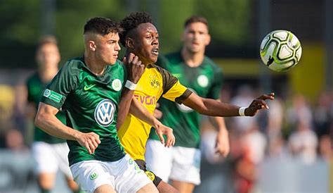 1 jamal musiala (aml) bayern 8.4. B-Junioren-Bundesliga: VfL Wolfsburg gegen Borussia ...