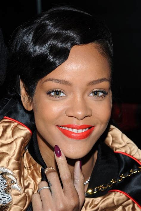 Rihanna Debuts New Hair Colour Elle Australia