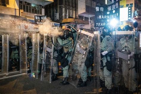 Hong Kong Protest Clashes With Police Turn Downtown Into Tear Gas Filled Battlefield The New