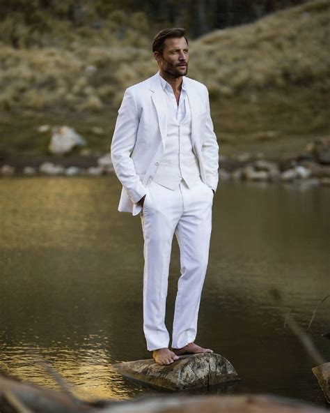 40 Awesome Ideas For White Suits For Men A Hollywood Look