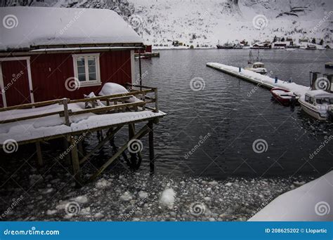 Зима в Reine Lofoten острова северная Норвегия Стоковое Фото