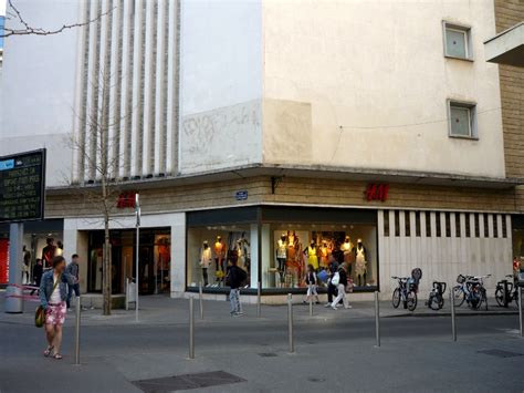 Today marks the official launch of the alexander wang for h&m collection. H&M Nantes : horaires, adresse, téléphone, plan, avis