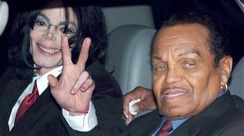 Pop Dynasty Pays Tribute As Michael Jacksons Father Joe Jackson Dies