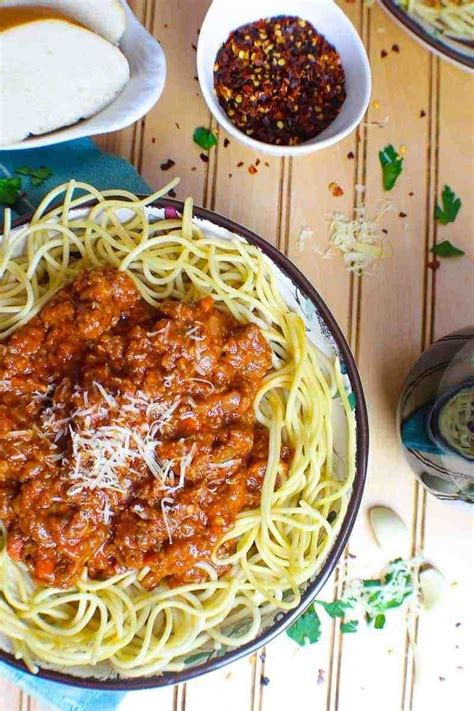 Spaghetti Bolognese By Smartypantskitchen An Easy And Hearty Meat Sauce