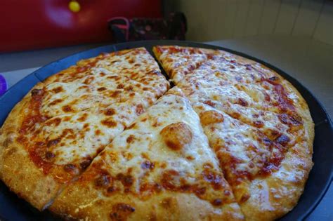 Pasqually's pizza & wings' recipes use fresh, homemade pizza dough, just like chuck e. Conspiracy theory about Chuck E. Cheese pizza slices ...