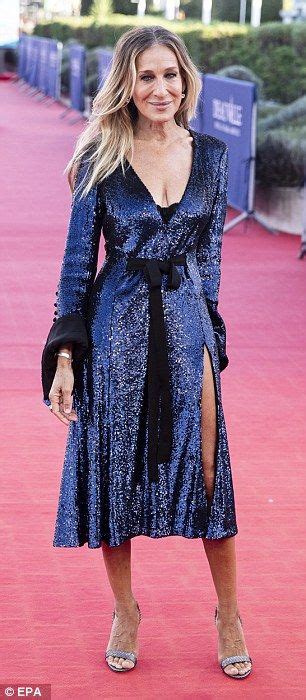 Sarah Jessica Parker Oozes Glamour In Glittering Navy Gown Sarah