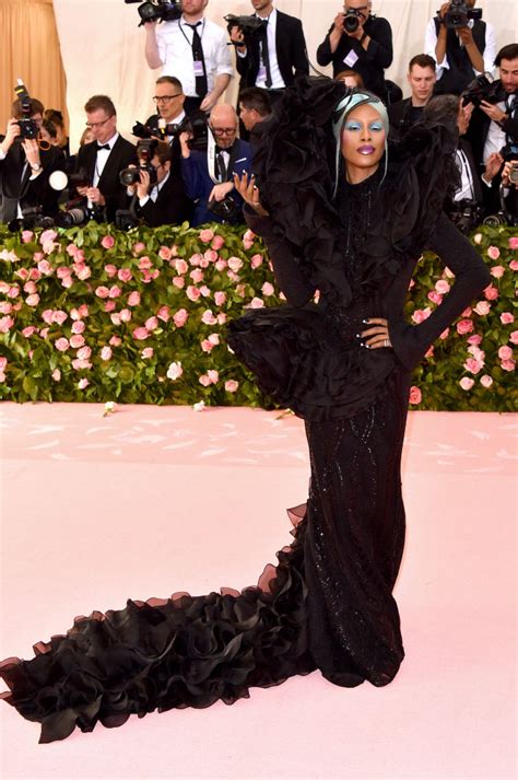Photos The Best And Most Outrageous Outfits From The 2019 Met Gala Red