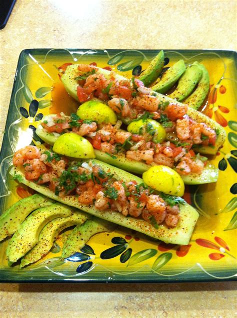 Since then i have loved the refried beans topped with cheese. CHALUPAS DE PEPINO Y CAMARON | Easy meals, Healthy recipes ...