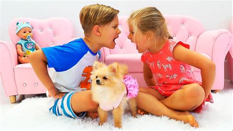 Roma and diana have a little brother, oliver. Diana and Roma play with a Dog and older sister - Диана и Рома