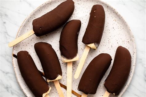 chocolate covered banana pops healthy 3 ingredient dessert from my bowl
