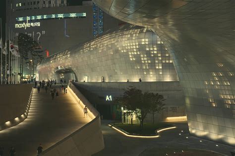 Dongdaemun Design Plaza In Seoul Such An Awesome Building Korea