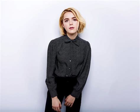 Kiernan Shipka Goes From Mad Men To A Witch In Sabrina Cnbctv Com