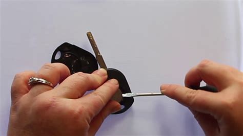 How To Replace A 2012 - 2019 Ford Escape Key Fob Battery 2012 - 2019