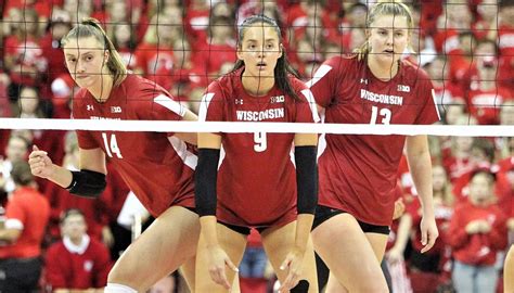 Wisconsin Volleyball Leaked Photos University Launches Police Investigation
