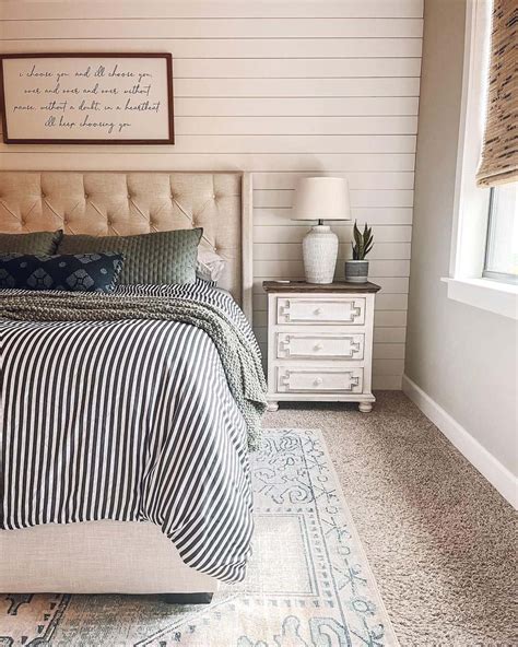 28 Warm Bedroom Carpet Ideas For A Comfortable Place To Unwind