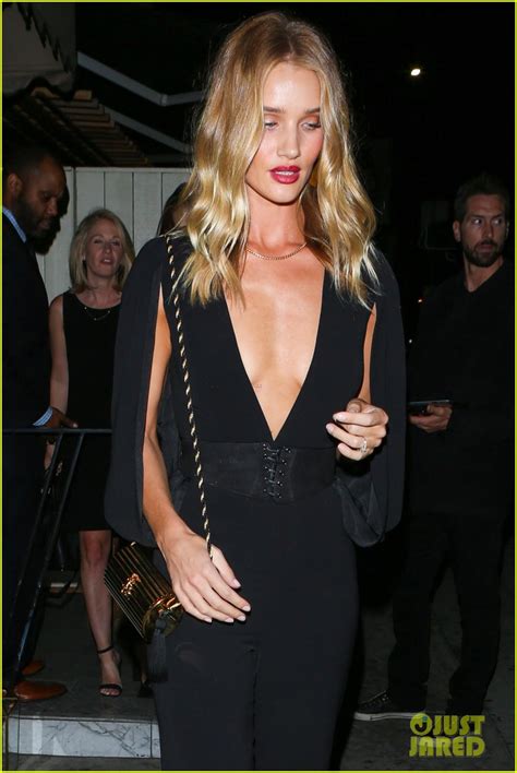 Photo Rosie Huntington Whiteley Shows Off Her Rock Her Abs Photo Just Jared