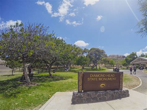 How To Hike Diamond Head An Uber Popular Trail On Oahu Oahu Hilton