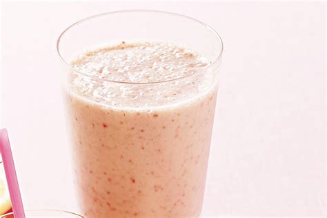 Frozen garbage with all real nutritional content completely processed out of them. Strawberry yoghurt smoothie | Strawberry yogurt smoothie, Smoothie recipes with yogurt, Smoothies