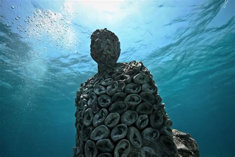 Jason De Caires Taylors Underwater Sculptures Create Incredible Living