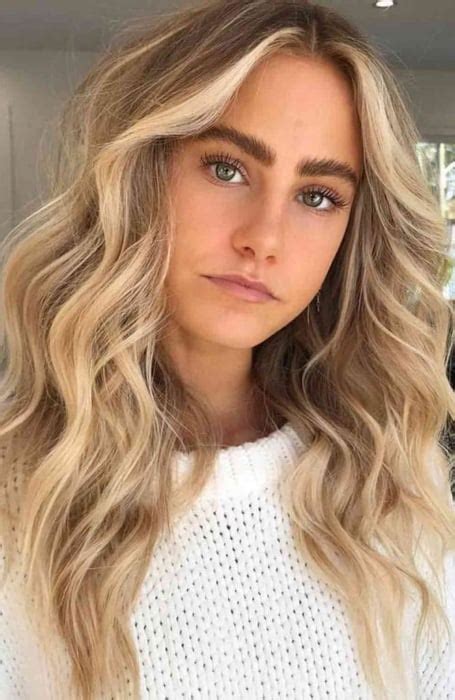 Sexy Caramel Hair Color With Highlights The Trend Spotter