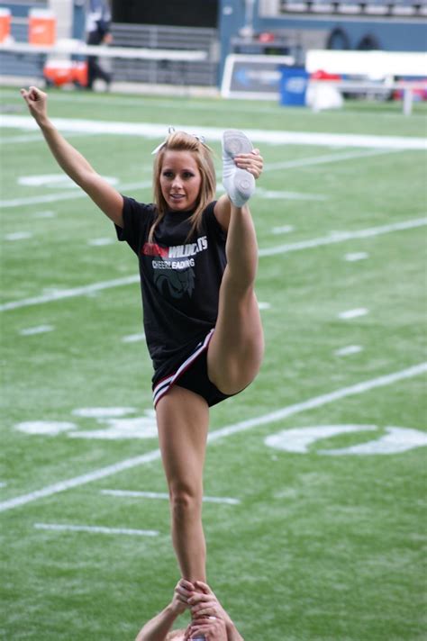 Pretty Cheerleader Heel Stretch A Photo On Flickriver
