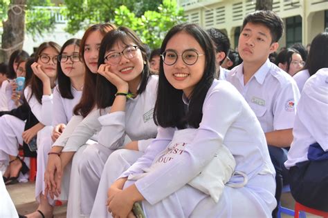 Suy nghĩ và cảm nhận của sinh viên về trường. Bí thư Thành ủy TP HCM: Trường THPT Lê Quý Đôn phải là ...