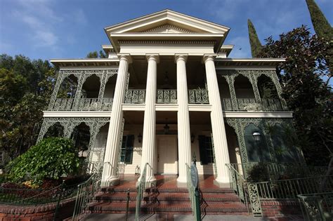 Sunday Spotlight Haunted Mansion At The Disneyland Resort ~ Daps Magic